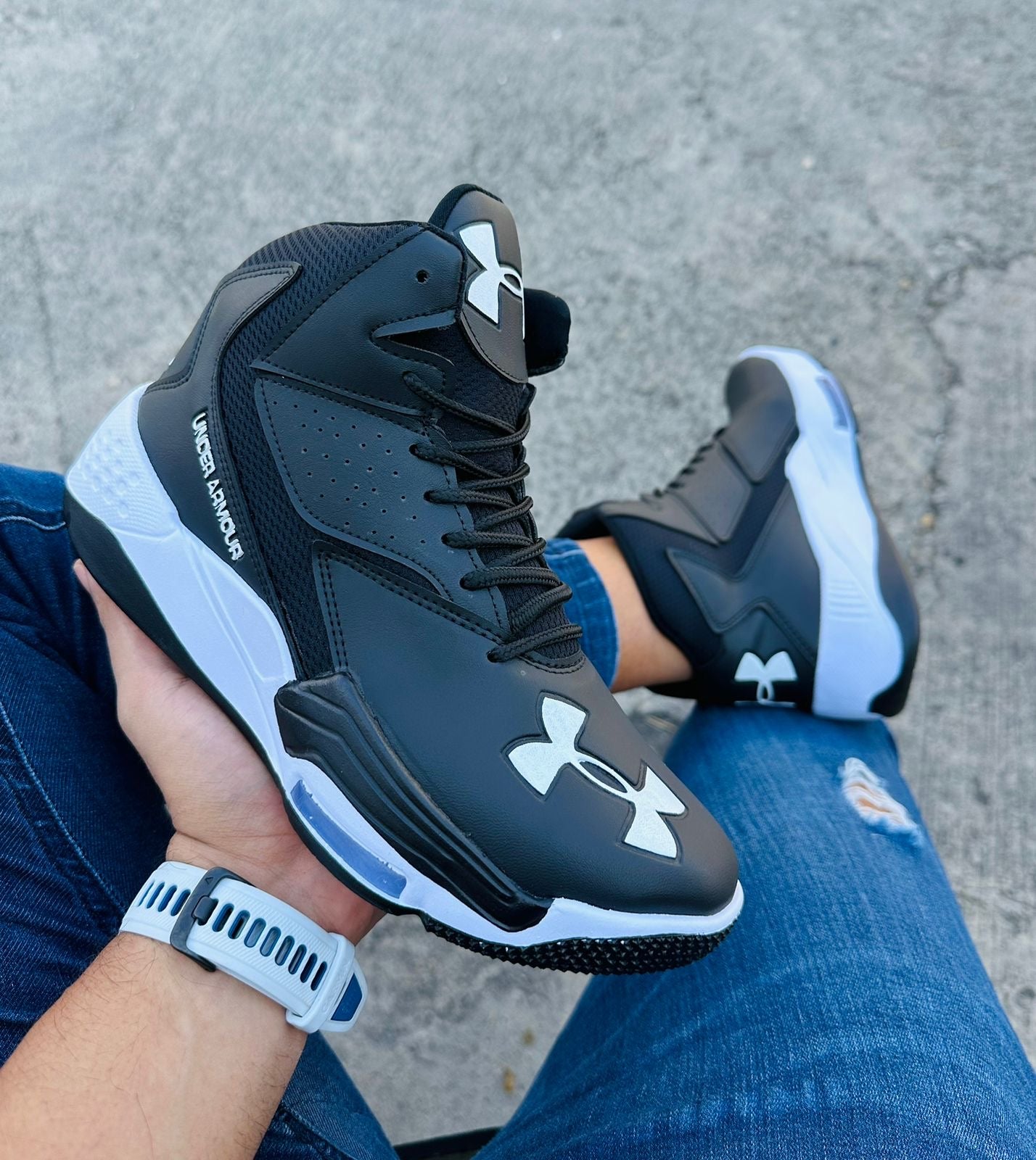 Gray helmet for bikers